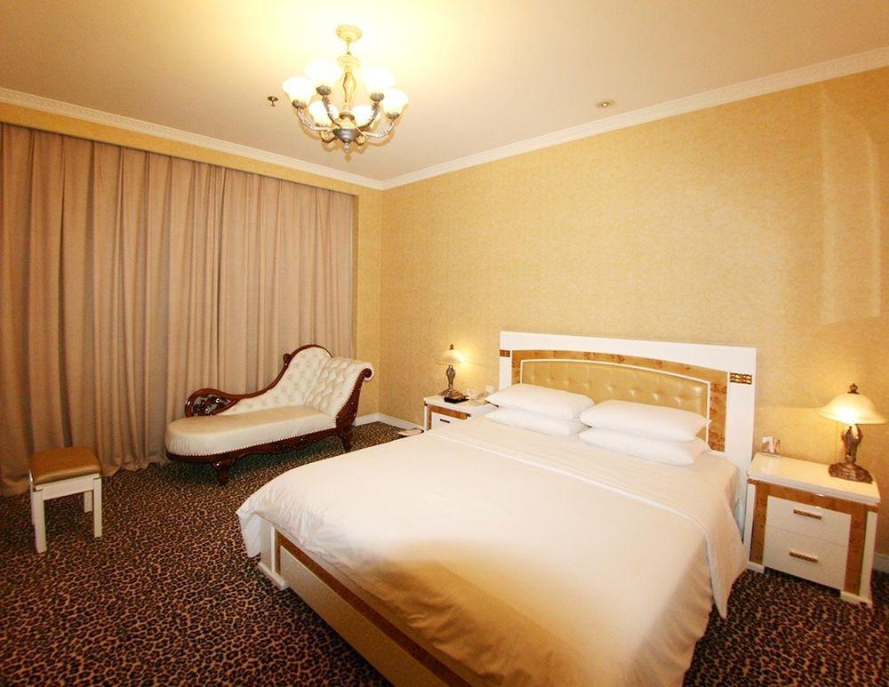 Chongqing Milky Way Hotel Exterior photo
